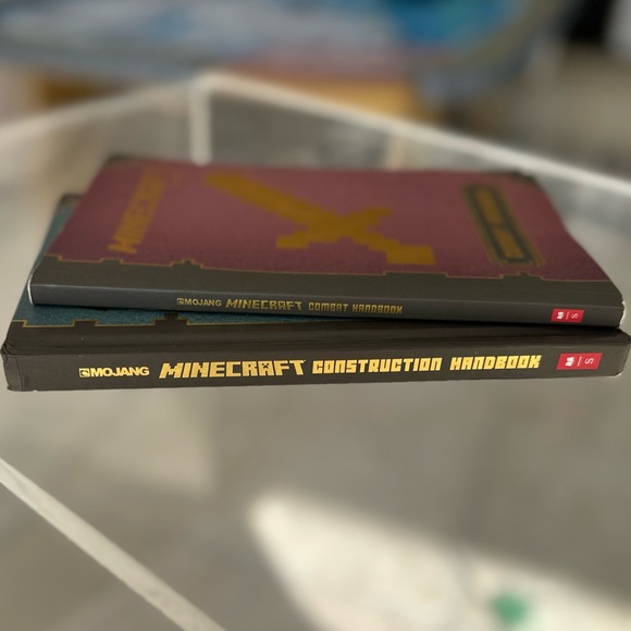 Sold! 2 Minecraft HandBooks - Picture 4 of 7